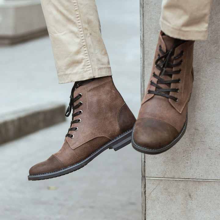 Botas y zapatos  en cuero para hombre